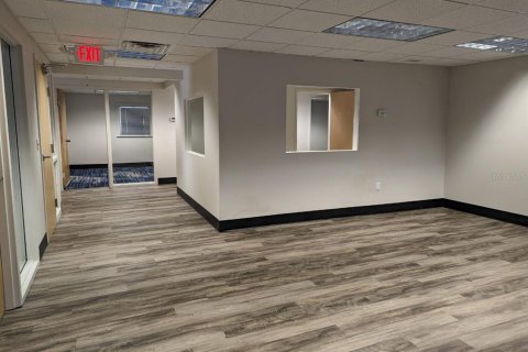 Propiedad comercial en alquiler en Gainesville, Florida, 188.03 m2 № 1561235 - foto 6