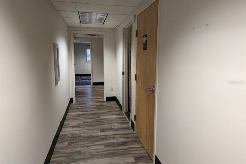 Propiedad comercial en alquiler en Gainesville, Florida, 188.03 m2 № 1561235 - foto 3