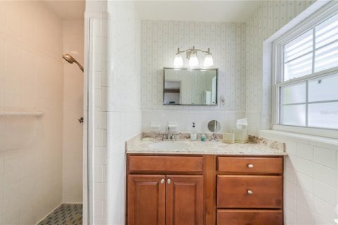 House in Saint Pete Beach, Florida 3 bedrooms, 150.32 sq.m. № 2391716 - photo 22