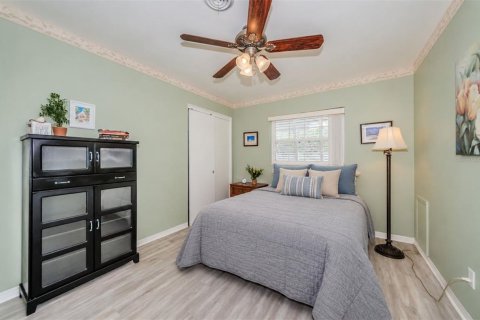 House in Saint Pete Beach, Florida 3 bedrooms, 150.32 sq.m. № 2391716 - photo 19