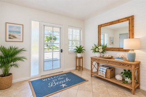 House in Saint Pete Beach, Florida 3 bedrooms, 150.32 sq.m. № 2391716 - photo 6