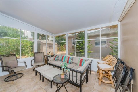 House in Saint Pete Beach, Florida 3 bedrooms, 150.32 sq.m. № 2391716 - photo 30