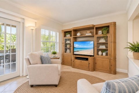 House in Saint Pete Beach, Florida 3 bedrooms, 150.32 sq.m. № 2391716 - photo 10