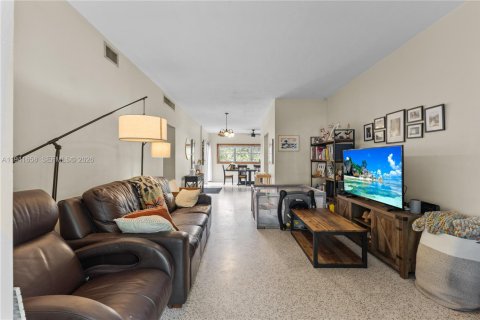 Immobilier commercial à vendre à Coral Gables, Floride: 267.56 m2 № 2152739 - photo 3