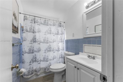 Immobilier commercial à vendre à Coral Gables, Floride: 267.56 m2 № 2152739 - photo 10