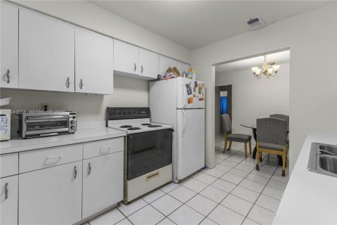 Immobilier commercial à vendre à Coral Gables, Floride: 267.56 m2 № 2152739 - photo 16