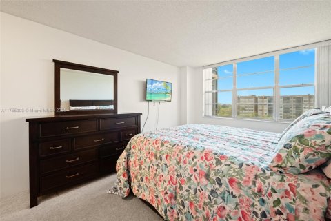 Copropriété à vendre à Pembroke Pines, Floride: 2 chambres, 91.04 m2 № 2089263 - photo 9