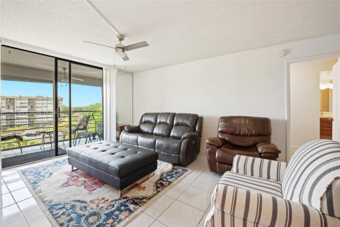 Copropriété à vendre à Pembroke Pines, Floride: 2 chambres, 91.04 m2 № 2089263 - photo 20