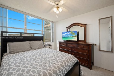 Copropriété à vendre à Pembroke Pines, Floride: 2 chambres, 91.04 m2 № 2089263 - photo 15