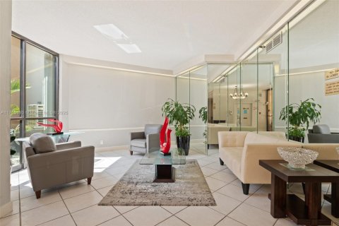 Copropriété à vendre à Pembroke Pines, Floride: 2 chambres, 91.04 m2 № 2089263 - photo 3