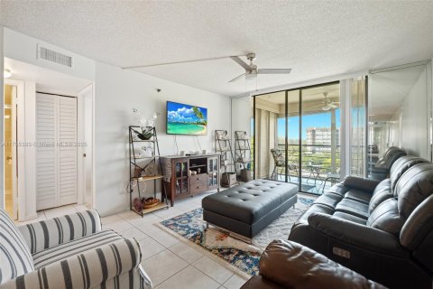 Copropriété à vendre à Pembroke Pines, Floride: 2 chambres, 91.04 m2 № 2089263 - photo 21