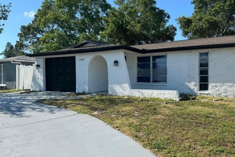 Villa ou maison à louer à Port Richey, Floride: 3 chambres, 118.73 m2 № 2102392 - photo 2