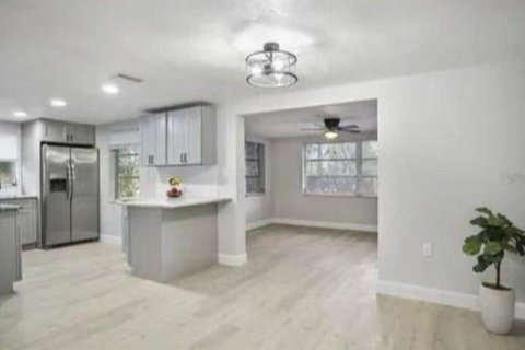 Villa ou maison à louer à Port Richey, Floride: 3 chambres, 118.73 m2 № 2102392 - photo 5