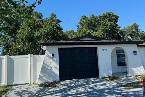 Villa ou maison à Port Richey, Floride 3 chambres, 118.73 m2 № 2102392