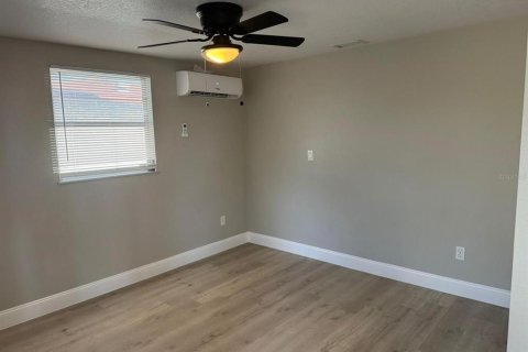 Villa ou maison à louer à Port Richey, Floride: 3 chambres, 118.73 m2 № 2102392 - photo 8