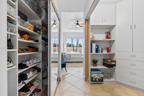 Купить виллу или дом в Майами, Флорида 4 спальни, 204.2м2, № 1971624 - фото 21