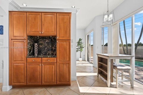 Купить виллу или дом в Майами, Флорида 4 спальни, 204.2м2, № 1971624 - фото 13