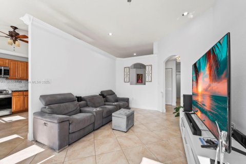 Купить виллу или дом в Майами, Флорида 4 спальни, 204.2м2, № 1971624 - фото 15