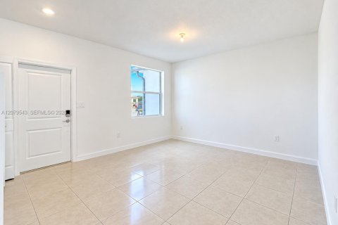 Купить таунхаус в Хомстед, Флорида 3 спальни, 129.41м2, № 2378428 - фото 4