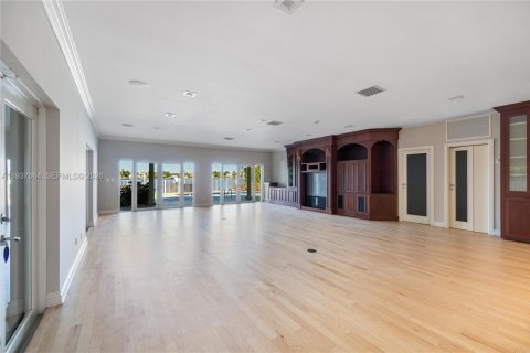 Villa ou maison à louer à Miami Beach, Floride: 4 chambres, 365.48 m2 № 1995548 - photo 9