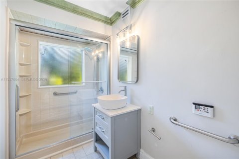 Villa ou maison à louer à Miami Beach, Floride: 4 chambres, 365.48 m2 № 1995548 - photo 19