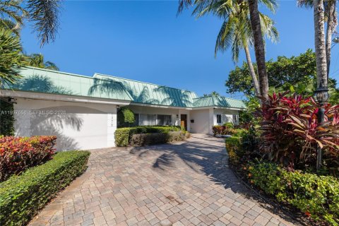 Villa ou maison à louer à Miami Beach, Floride: 4 chambres, 365.48 m2 № 1995548 - photo 8