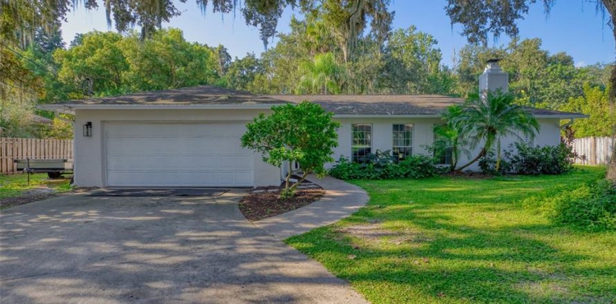 Villa ou maison à Oviedo, Floride 3 chambres, 200.3 m2 № 2401151