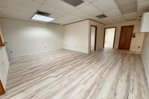 Propiedad comercial en alquiler en Dunedin, Florida, 652.17 m2 № 1537822 - foto 8