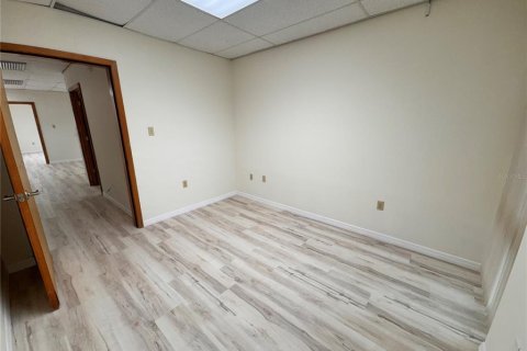 Propiedad comercial en alquiler en Dunedin, Florida, 652.17 m2 № 1537822 - foto 15
