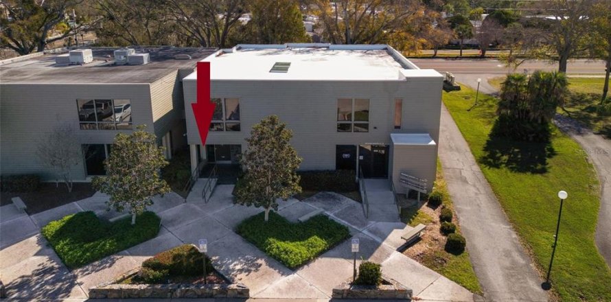 Propiedad comercial en Dunedin, Florida 652.17 m2 № 1537822