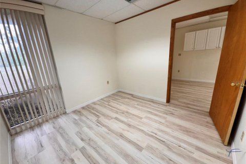 Propiedad comercial en alquiler en Dunedin, Florida, 652.17 m2 № 1537822 - foto 13