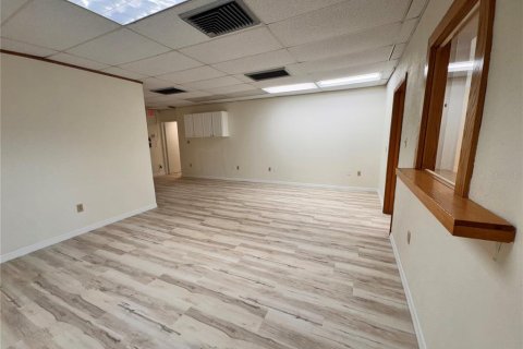 Propiedad comercial en alquiler en Dunedin, Florida, 652.17 m2 № 1537822 - foto 11
