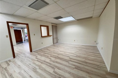Propiedad comercial en alquiler en Dunedin, Florida, 652.17 m2 № 1537822 - foto 10