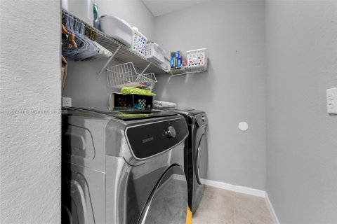 Casa en venta en Homestead, Florida, 3 dormitorios, 154.5 m2 № 1965677 - foto 25