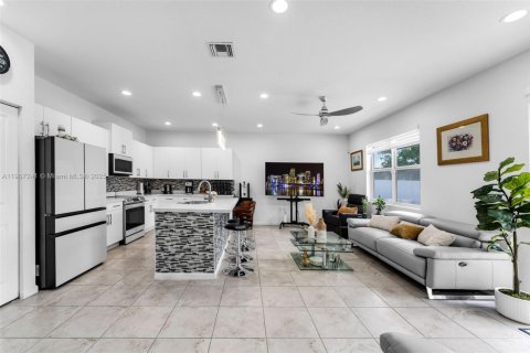 Casa en venta en Homestead, Florida, 3 dormitorios, 154.5 m2 № 1965677 - foto 7