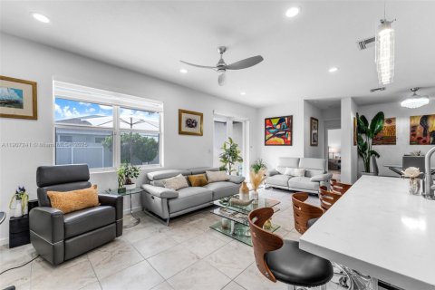 Casa en venta en Homestead, Florida, 3 dormitorios, 154.5 m2 № 1965677 - foto 9