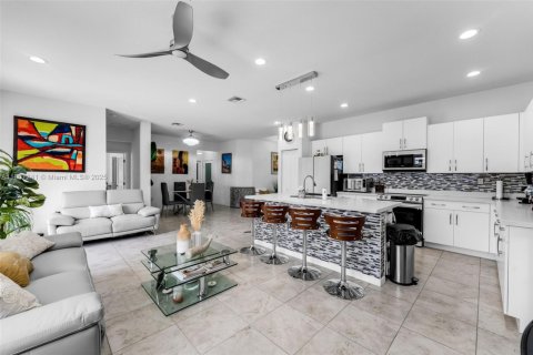 Casa en venta en Homestead, Florida, 3 dormitorios, 154.5 m2 № 1965677 - foto 8