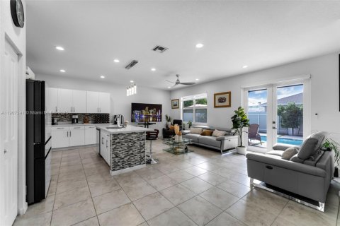 Casa en venta en Homestead, Florida, 3 dormitorios, 154.5 m2 № 1965677 - foto 6