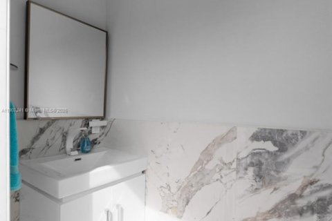 Casa en venta en Homestead, Florida, 3 dormitorios, 154.5 m2 № 1965677 - foto 27