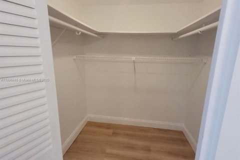 Снять в аренду кондоминиум в Норт-Майами-Бич, Флорида 2 спальни, 103.31м2, № 1948708 - фото 12