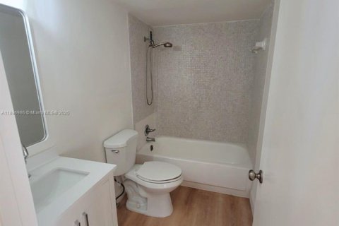 Снять в аренду кондоминиум в Норт-Майами-Бич, Флорида 2 спальни, 103.31м2, № 1948708 - фото 14