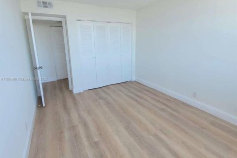 Снять в аренду кондоминиум в Норт-Майами-Бич, Флорида 2 спальни, 103.31м2, № 1948708 - фото 8