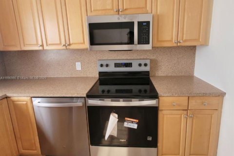 Снять в аренду кондоминиум в Норт-Майами-Бич, Флорида 2 спальни, 103.31м2, № 1948708 - фото 5