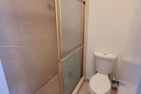 Снять в аренду кондоминиум в Норт-Майами-Бич, Флорида 2 спальни, 103.31м2, № 1948708 - фото 15