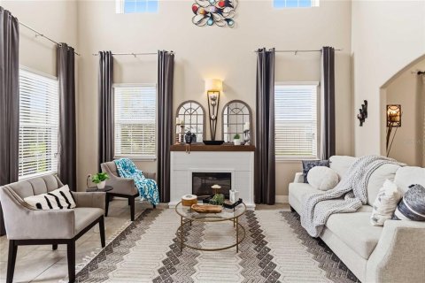 Villa ou maison à vendre à Deltona, Floride: 5 chambres, 358.05 m2 № 2416876 - photo 2