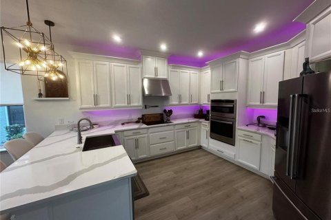 Casa en alquiler en Winter Park, Florida, 4 dormitorios, 240.52 m2 № 1870458 - foto 16