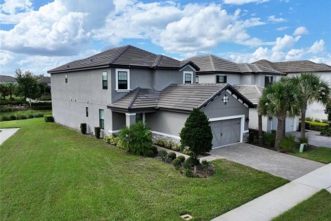 Casa en alquiler en Winter Park, Florida, 4 dormitorios, 240.52 m2 № 1870458 - foto 1