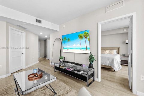 Condominio en venta en Miami, Florida, 2 dormitorios, 86.03 m2 № 2034541 - foto 3