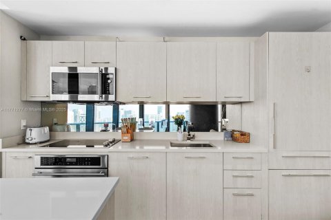 Condominio en venta en Miami, Florida, 2 dormitorios, 86.03 m2 № 2034541 - foto 18