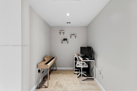 Condominio en venta en Miami, Florida, 2 dormitorios, 86.03 m2 № 2034541 - foto 17
